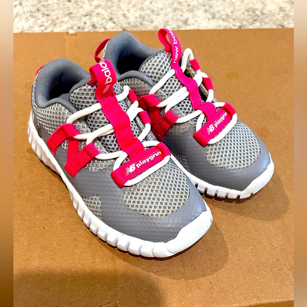 Kids New Balnace Shoes - Gray and Pink